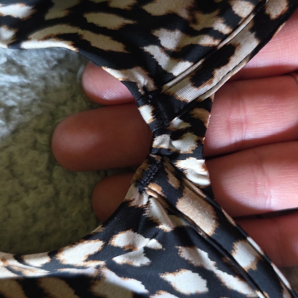 VS Silky Smooth Animal Print Unlined Demi Bra - Picture 4 of 14